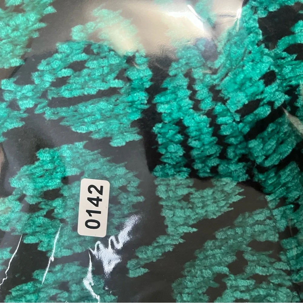 Carducci Women's Sweater Size M Teal & Black Leaf Pattern Knit Pullover V-Neck